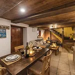 La Congosta, Magica Aldea Rodeada De Montanas La Plaza