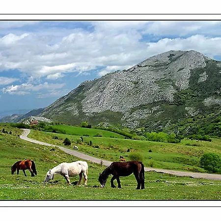 La Congosta Magica Aldea Rodeada De Montanas