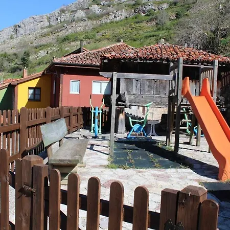 La Congosta Magica Aldea Rodeada De Montanas