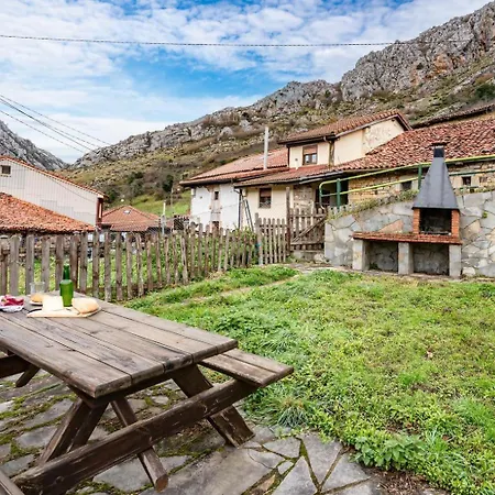 La Congosta Magica Aldea Rodeada De Montanas