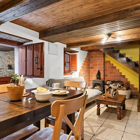 La Congosta, Magica Aldea Rodeada De Montanas * La Plaza