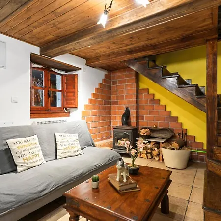 La Congosta, Magica Aldea Rodeada De Montanas